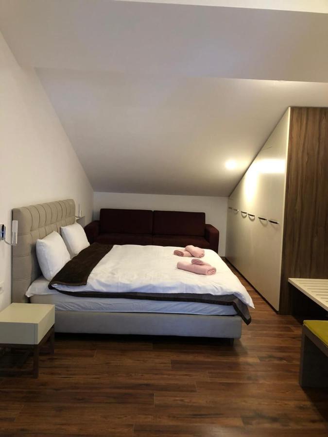 Meshtekna Villa Brezovice Bagian luar foto