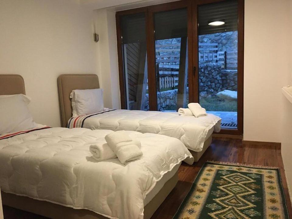 Meshtekna Villa Brezovice Bagian luar foto